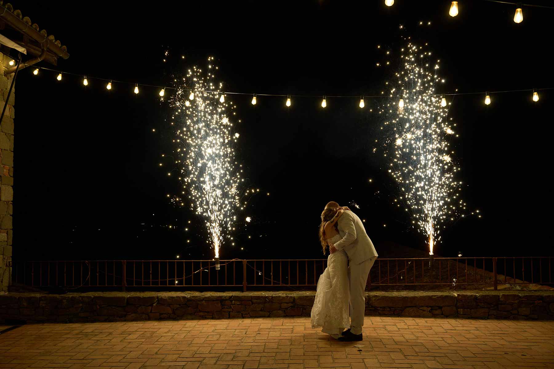 celebracion fuegos artificiales boda